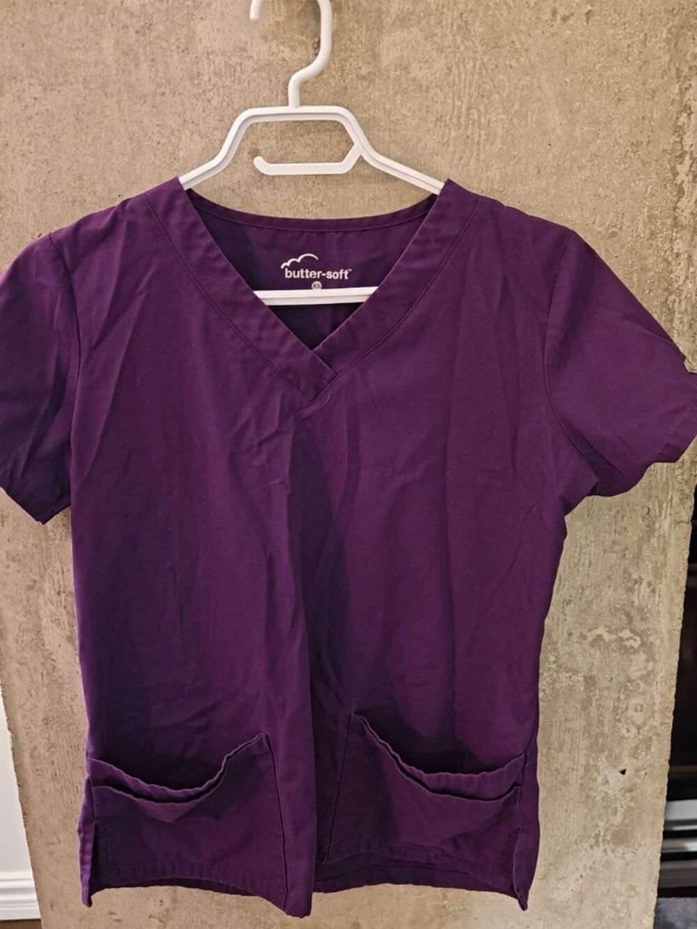 Butter-Soft Core Women's 2-Pocket V-Neck Scrub Top - Purple - XS